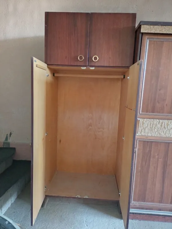 Shkaf sotiladi holati yaxshi 3 Shkaf sotiladi holati yaxshi 3