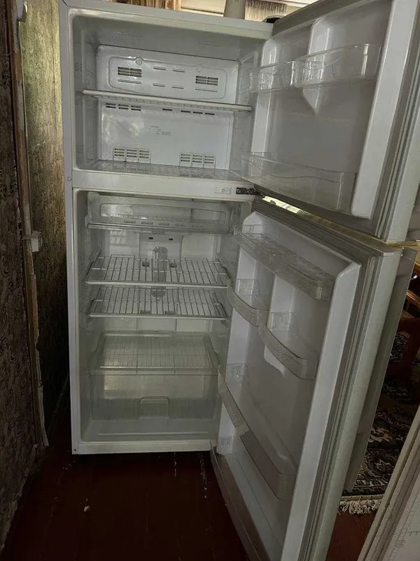 ПРОДАЕТСЯ. Холодильник Б.У Daewoo двухкамерный 2 ПРОДАЕТСЯ. Холодильник Б.У Daewoo двухкамерный 2