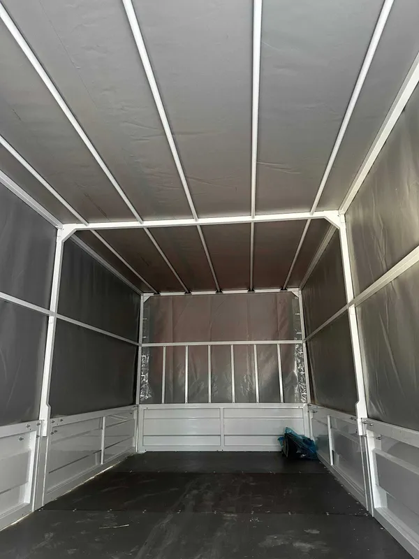 ISUZU NPR75K – Бортовой автомобиль с тентом 3