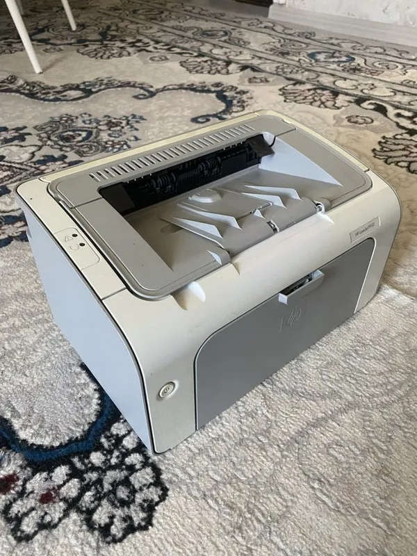 Hp laserjet 1102 printer oq-qora holati a'lo aybi yoq