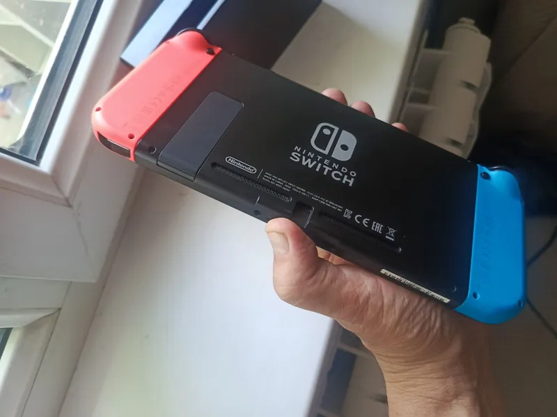 Nintendo switch v2 в идеальном состоянии — фото 1