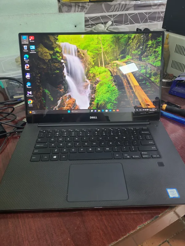 Ноутбук Dell XPS 15 с сенсорном экраном 1 Ноутбук Dell XPS 15 с сенсорном экраном 1