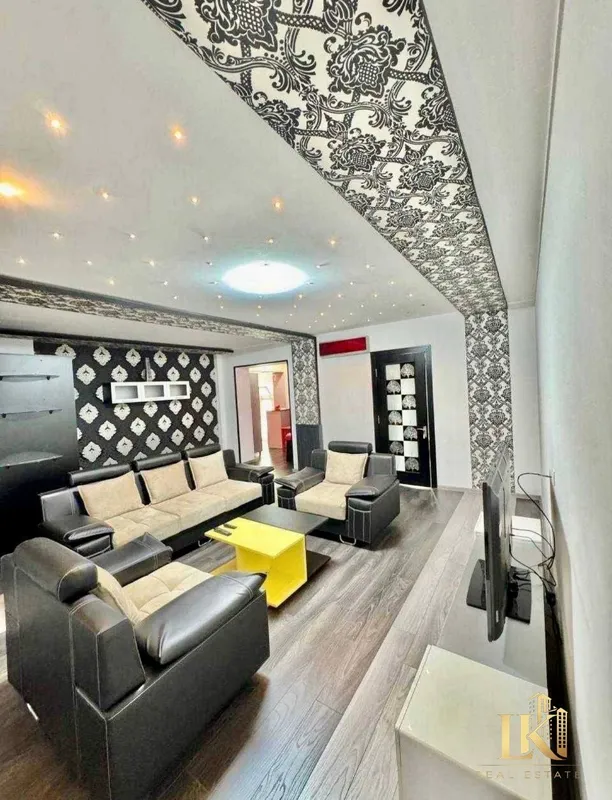 Продаётся 3-комнатная квартира, 82 м², 3/5, Мирабадский район
