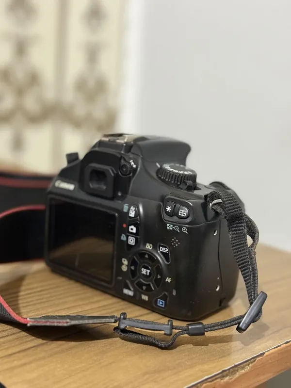 Canon EOS 1100 D body — фото 3