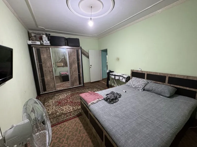 Uy sotiladi 4 xonali 5 qavatli domni 2 qavatida hamma sharoitlari bor — фото 4
