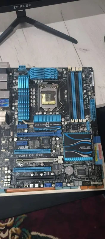 Материнская плата ASUS P8Z68 DELUXE