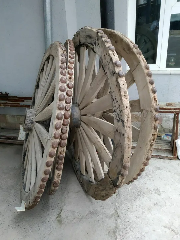 Продаются колеса от арбы.