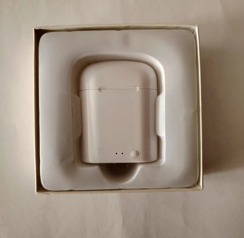 Airpods naushnik satiladi — фото 1 Airpods naushnik satiladi — фото 1