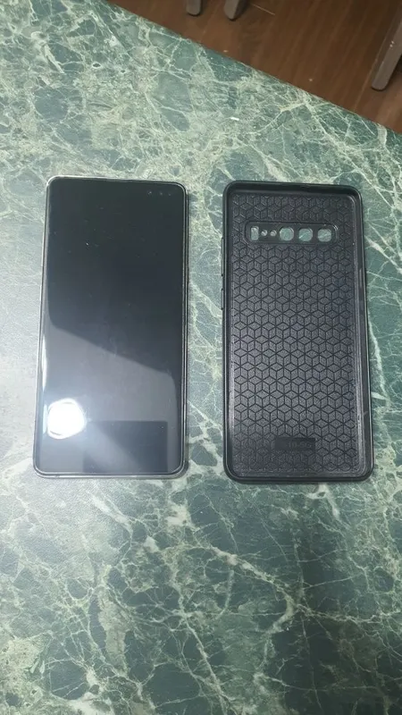 Продам Сотовый телефон Самсунг S 10+ 5G 3 Продам Сотовый телефон Самсунг S 10+ 5G 3