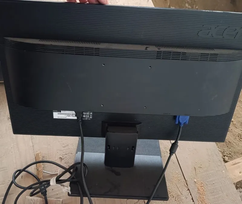 ACER 24 dyumli monitor, holati yaxshi, ishlab turgan kabellari bilan 2 ACER 24 dyumli monitor, holati yaxshi, ishlab turgan kabellari bilan 2