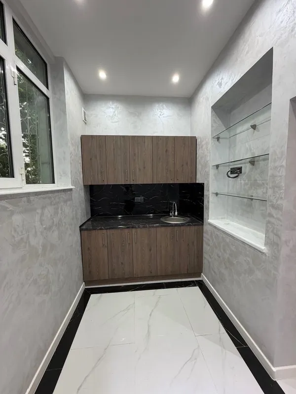 Продажа коммерческой недвижимости стадион Старт 90м2 + 70м2 терраса 5