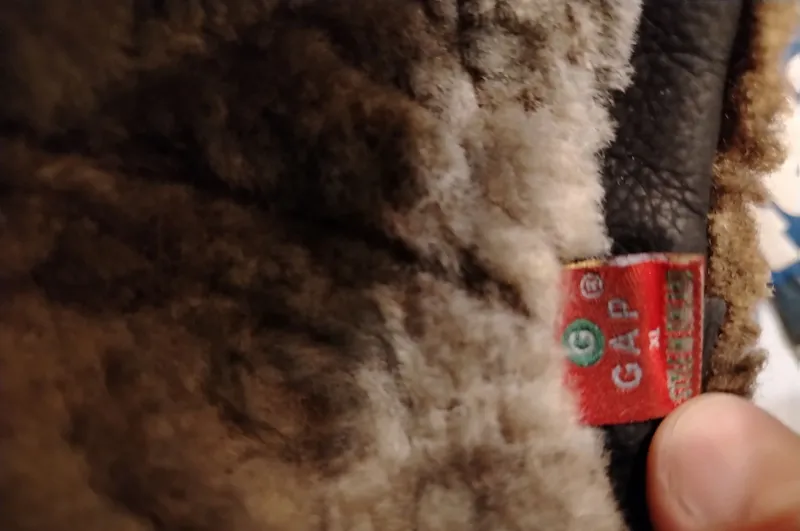 Arzon narxda erkaklar uchun qishki charm Gap kepkasini sotaman 2 Arzon narxda erkaklar uchun qishki charm Gap kepkasini sotaman 2