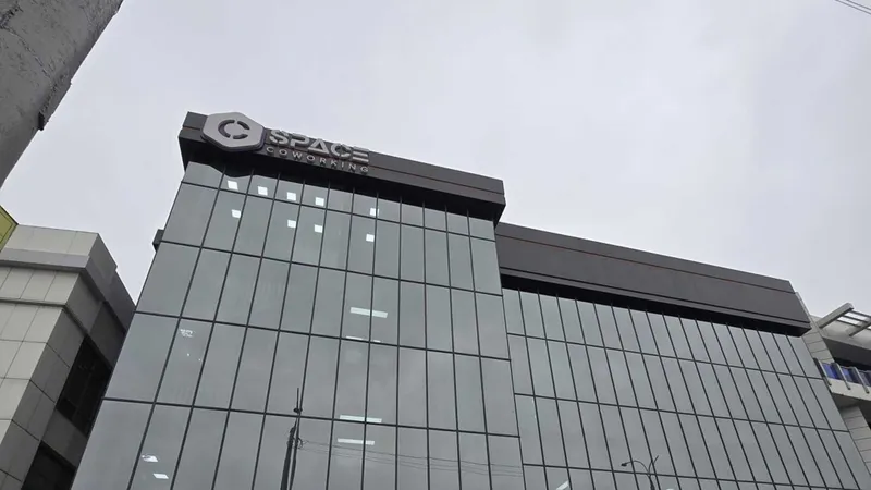 В аренду нежилое площадь на первом этаже Отдельно стоящего здания