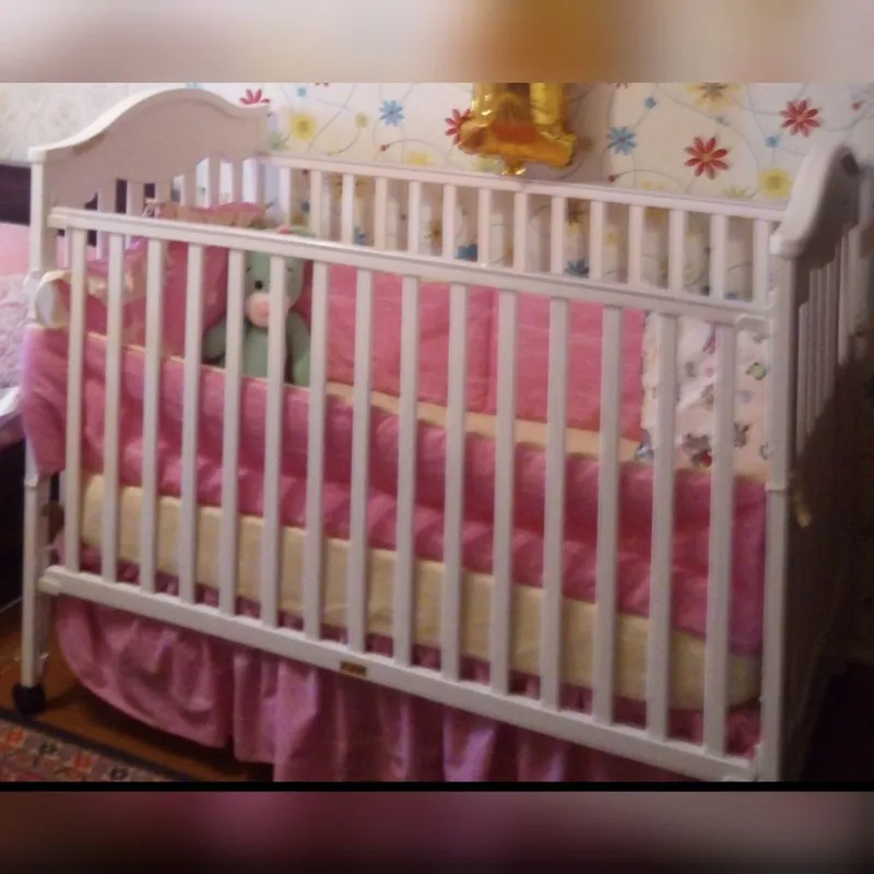 Продаётся детская кровать 2 Продаётся детская кровать 2