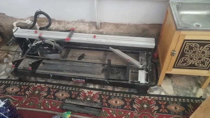 Продаётся электрический водяной плиткорез 1 Продаётся электрический водяной плиткорез 1