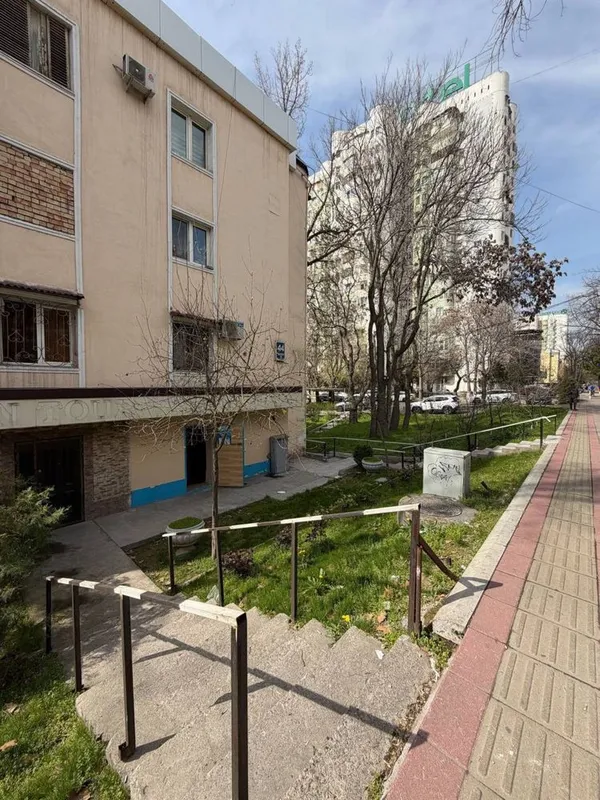 Срочно продается нежилое помещение. Центр города. — фото 1
