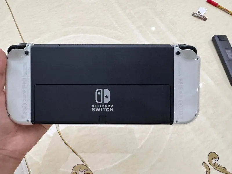 Nintendo Switch OLED 4