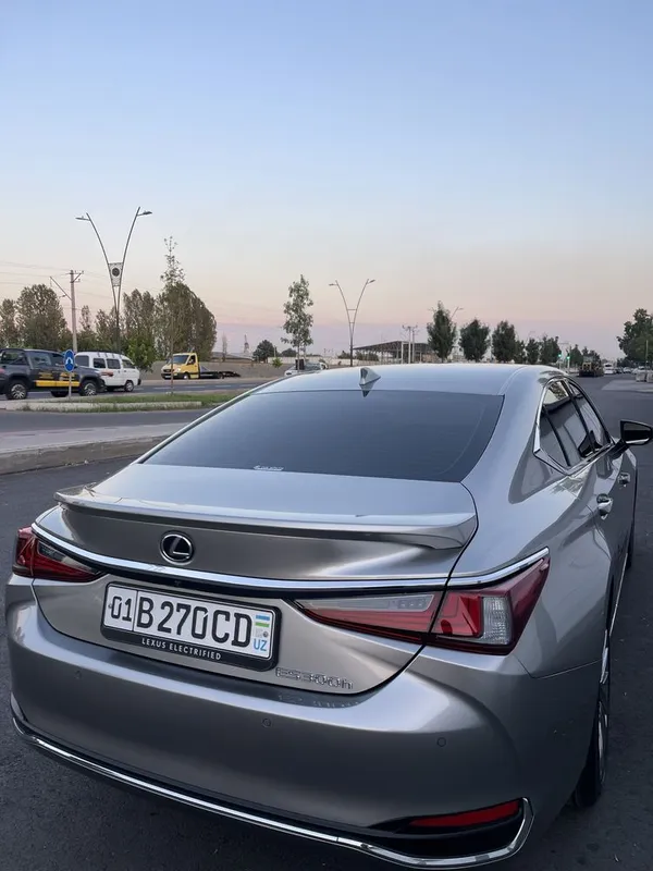 Lexus ES300 Premium 2025 5 Lexus ES300 Premium 2025 5