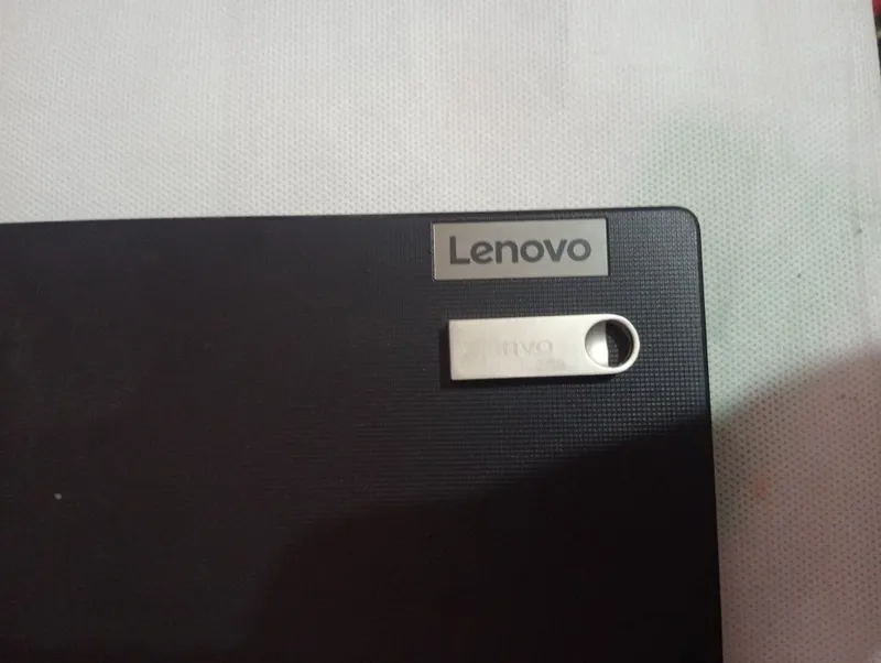 Noutbuk Lenovo 8/512GB R5 2