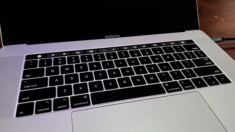 MacBook Pro 15 Profes montaj,dizayn ushın stansiya — фото 2