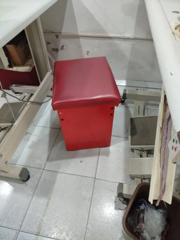 Atelye uchun stollar va pufiklar sotiladi 3