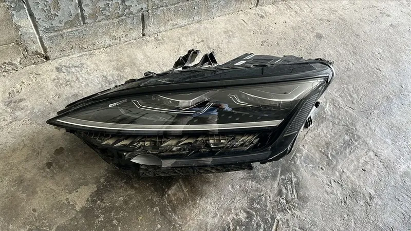 BYD champion фара хайдовчи томони сотилади