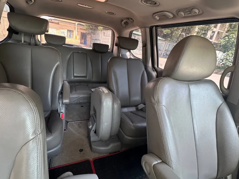 KIA Carnival, чистая, 2008 год, 2,9 дизельный мотор 6 KIA Carnival, чистая, 2008 год, 2,9 дизельный мотор 6