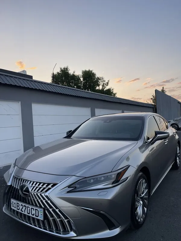 Lexus ES300 Premium 2025 2 Lexus ES300 Premium 2025 2