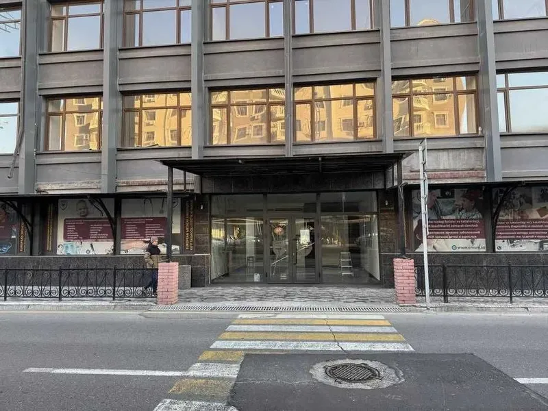 Отдельно стоящее здание 7 000 м² Идеально под клинику или университет 5