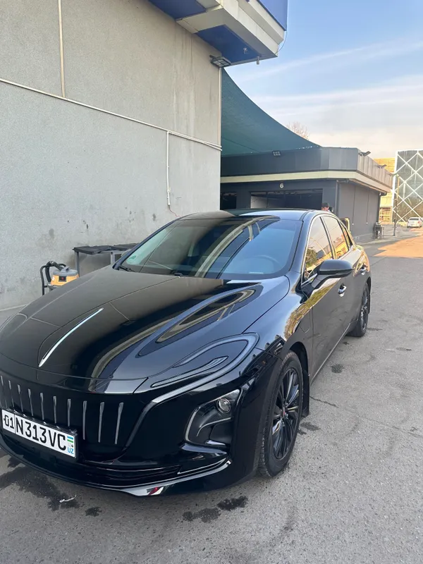 Hongqi EQM 5 sotiladi 500 km — фото 2