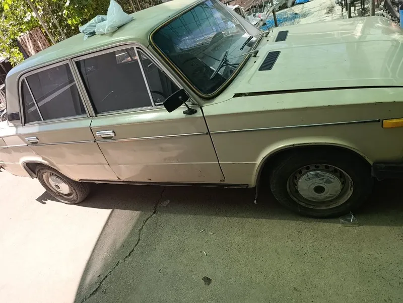 Vaz 2106 sotiladi srochni 2