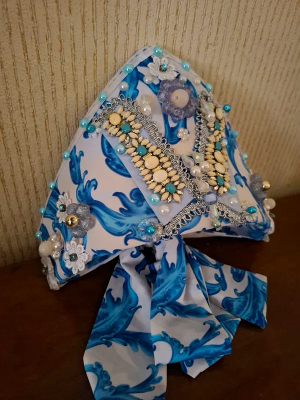Qo‘l mehnati bilan yasalgan kokoshnik 2