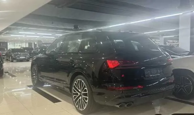 Audi SQ7 Quattro Premium — фото 1