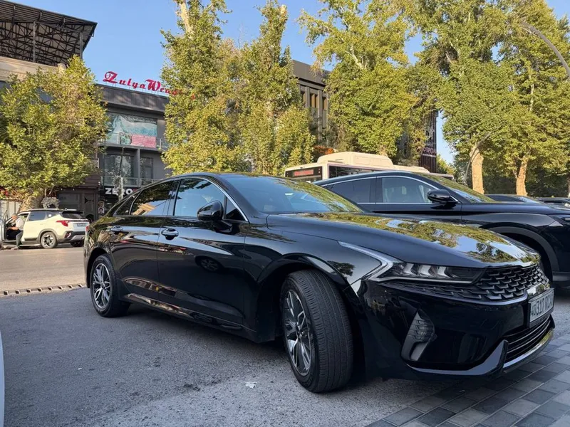 Kia K5 Sotiladi 3