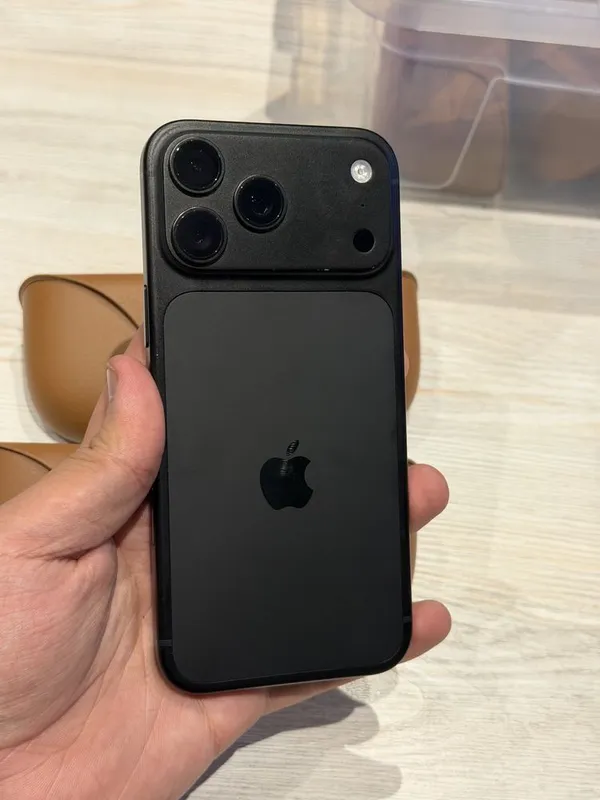 Iphone 17 pro max 1599$ qora limited edition 1