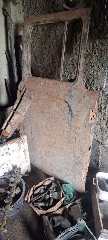Zil 2 taraf eshigi orqa oynasi