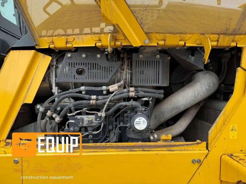 Komatsu D155AX-8 бульдозер — фото 5