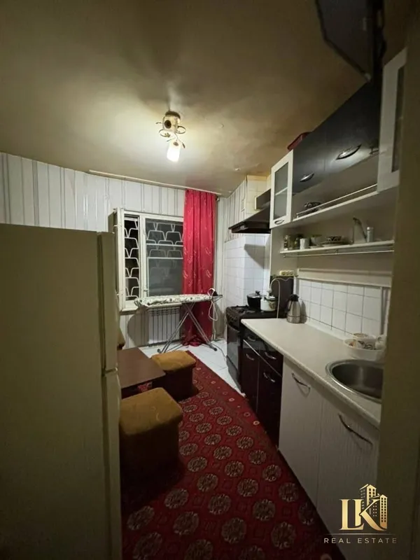 Oybek metrosi yaqinida 41 m² 2 xonali kvartira sotiladi 1