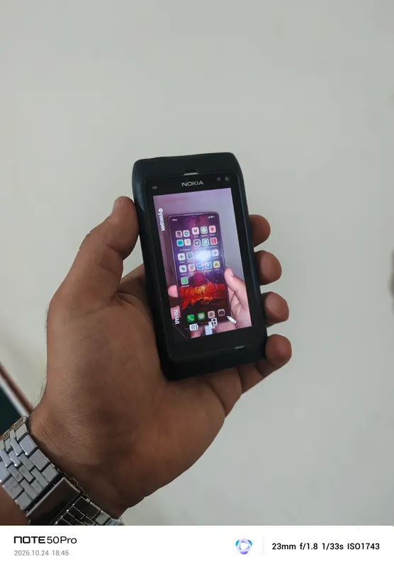 Nokia N8 5