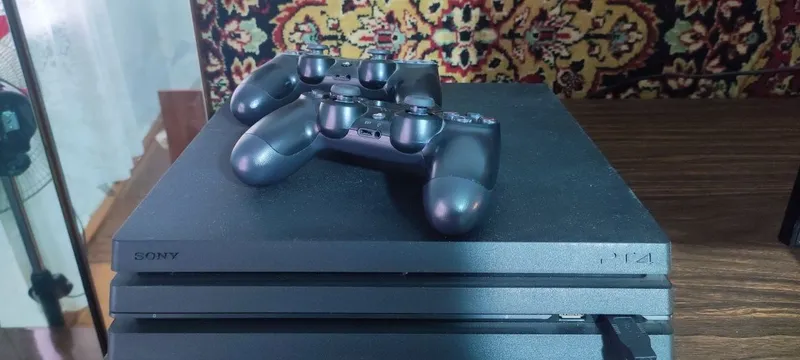 Продается PlayStation 4 PRO — фото 2