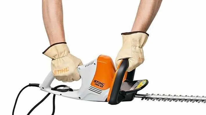 Kustarez Elektr Buta Qaychisi STIHL HSE 52 Электрический кусторез 4 Kustarez Elektr Buta Qaychisi STIHL HSE 52 Электрический кусторез 4