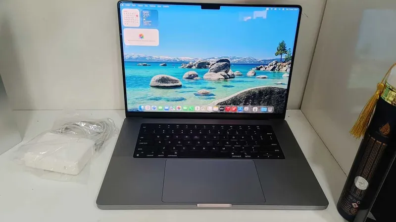 MacBook Pro M1 Pro 16" 3K A2485 DDR5 16gb SSD 512 gb ideal 91%
