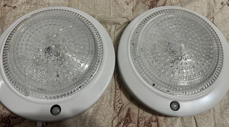 Продаю LED-светильники с датчиком движения 7