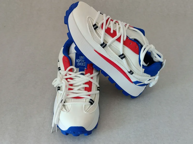 Кроссовка размер 40-41
