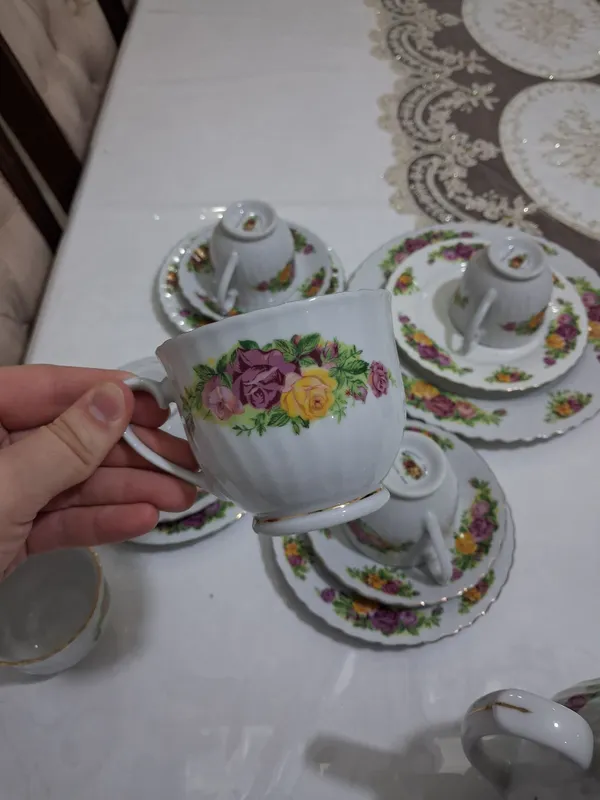 Сервиз с узорами и цветочным рисунком 5 Сервиз с узорами и цветочным рисунком 5