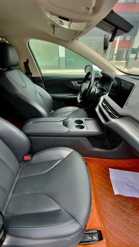 Hongqi E-QM5 (2025) | 530 km | Probeg 46,000 km | 36 oyga 667$ dan 1 Hongqi E-QM5 (2025) | 530 km | Probeg 46,000 km | 36 oyga 667$ dan 1