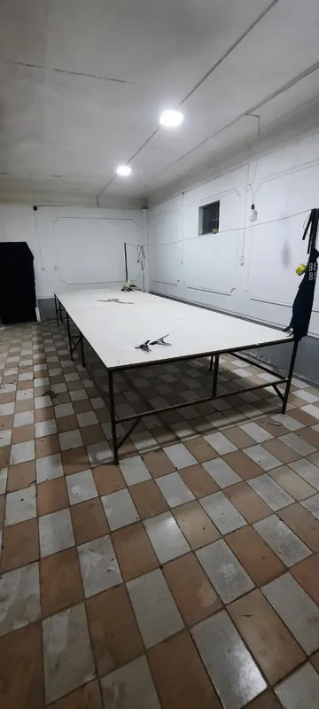 Bichuv stoli sotiladi