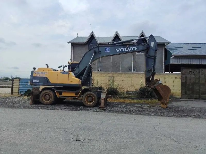 Эксковатор Volvo 205