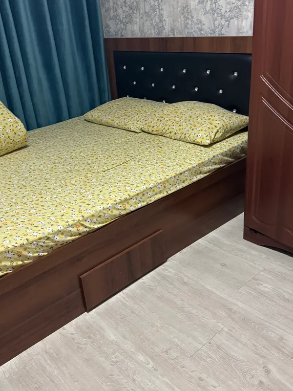 Продаются шкаф, диван, тумбочка, длина 3 м, состояние хорошее 3 Продаются шкаф, диван, тумбочка, длина 3 м, состояние хорошее 3