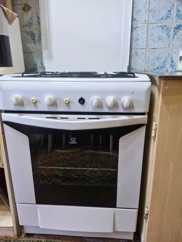 Продается Газовая Плита Indesit 3